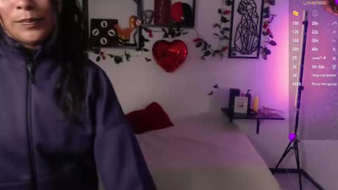 Caroliina online show from July 1, 9:25 pm