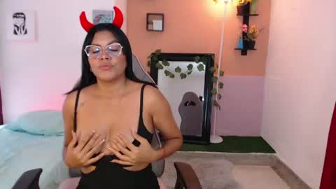 Dakota 3 online show from June 13, 2:26 pm