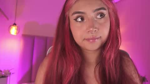 Snapshot of dakota_velvet chatting on March 27, 12:27 pm Dakota online show from March 27, 12:27 pm