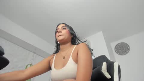 dakota_x18 online show from October 6, 7:44 pm