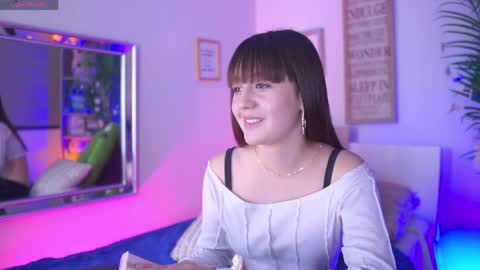 Snapshot of dakotaa_01 chatting on April 6, 3:35 pm dakotaa online show from April 6, 3:35 pm