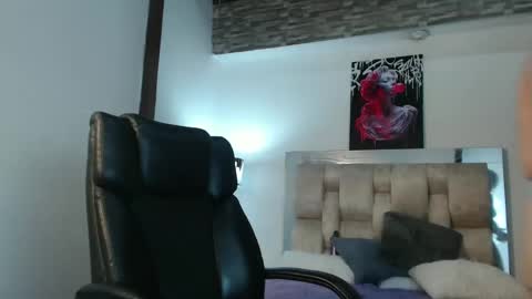 dakotarobbins_ online show from December 15, 6:51 am