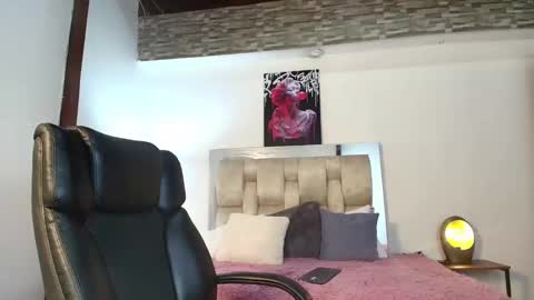 dakotarobbins_ online show from January 20, 7:25 pm