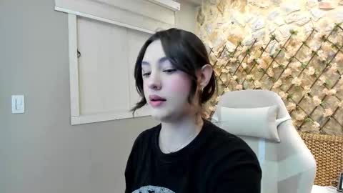 Dakota  online show from December 1, 11:04 am