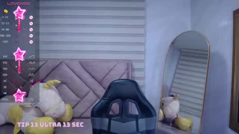 Snapshot of dakotha_v chatting on March 4, 6:47 am Dakotha online show from March 4, 6:47 am