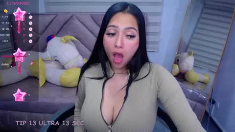 Snapshot of dakotha_v chatting on March 11, 7:04 am Dakotha online show from March 11, 7:04 am