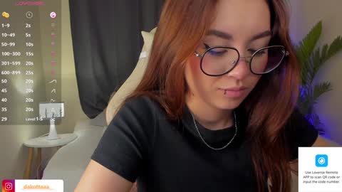 dakottaa__ online show from January 16, 1:37 am