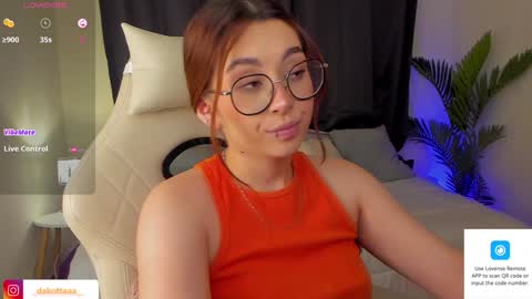 dakottaa__ online show from February 1, 3:08 am