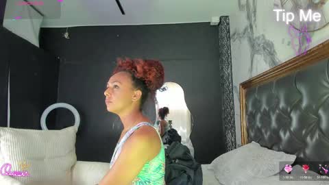 Snapshot of dalaymoore_ chatting on April 2, 7:55 pm Dalay online show from April 2, 7:55 pm