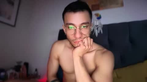 Snapshot of dale_sag chatting on March 23, 4:27 am Poloprince online show from March 23, 4:27 am