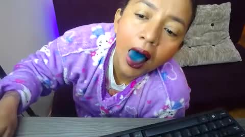 Snapshot of daleska_delicious1 chatting on December 31, 4:35 pm daleska_delicious1 online show from December 31, 4:35 pm