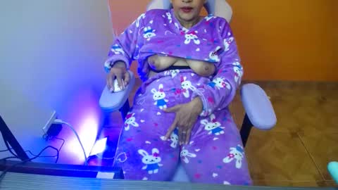 Snapshot of daleska_delicious1 chatting on January 14, 9:35 am daleska_delicious1 online show from January 14, 9:35 am