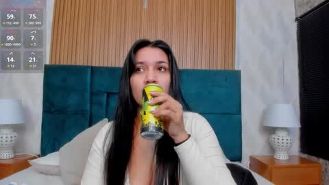 Snapshot of dalia_alissa chatting on March 19, 12:20 pm Violeta online show from March 19, 12:20 pm