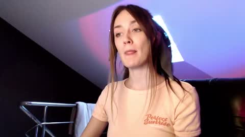 Snapshot of dalia_peach chatting on December 8, 1:25 pm Dalia online show from December 8, 1:25 pm
