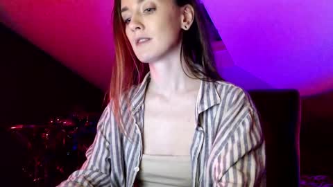 Snapshot of dalia_peach chatting on December 13, 4:49 pm Dalia online show from December 13, 4:49 pm