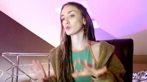 Snapshot of dalia_peach chatting on December 14, 10:24 am Dalia online show from December 14, 10:24 am
