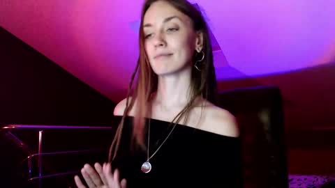 Snapshot of dalia_peach chatting on December 15, 1:22 pm Dalia online show from December 15, 1:22 pm