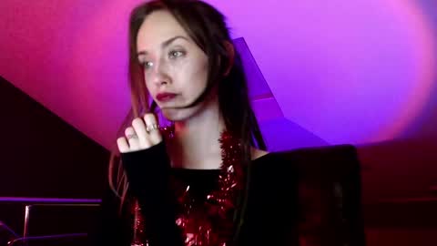 Snapshot of dalia_peach chatting on December 17, 1:27 pm Dalia online show from December 17, 1:27 pm