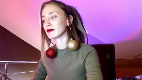 Snapshot of dalia_peach chatting on December 18, 10:19 am Dalia online show from December 18, 10:19 am