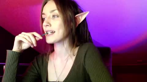 Snapshot of dalia_peach chatting on December 20, 1:43 pm Dalia online show from December 20, 1:43 pm