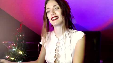 Snapshot of dalia_peach chatting on December 28, 1:17 pm Dalia online show from December 28, 1:17 pm