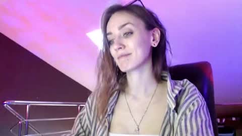 Snapshot of dalia_peach chatting on February 3, 9:30 am Dalia online show from February 3, 9:30 am