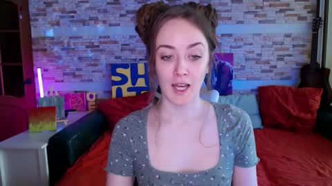 Dalia  online show from March 18, 10:18 am