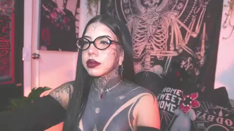 dalia_vorhees online show from May 7, 2:06 am