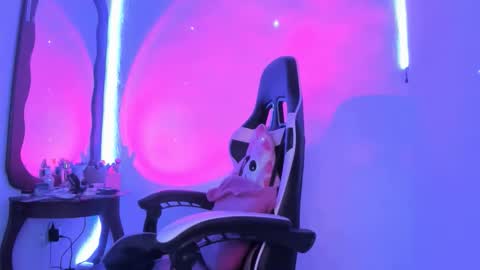 Snapshot of daliaapril22 chatting on March 7, 7:55 pm Dalia April online show from March 7, 7:55 pm