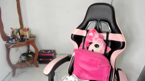 Snapshot of daliaapril22 chatting on March 15, 4:13 pm Dalia April online show from March 15, 4:13 pm