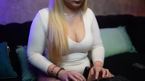 Snapshot of daliamissy chatting on March 25, 8:04 pm Dalia online show from March 25, 8:04 pm