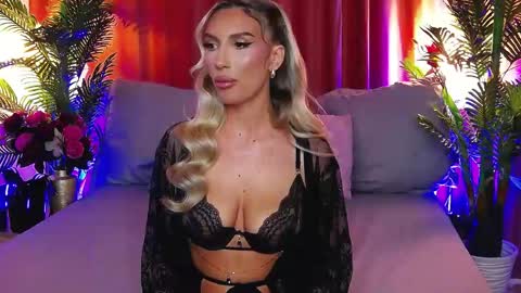 DalidaSelena online show from May 5, 2:47 pm