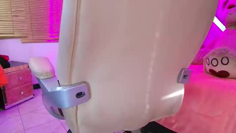 Daliia    online show from December 2, 12:54 pm