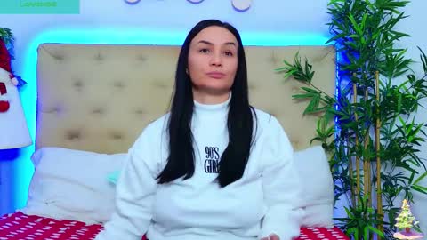 daliyaa_ online show from December 16, 1:05 pm