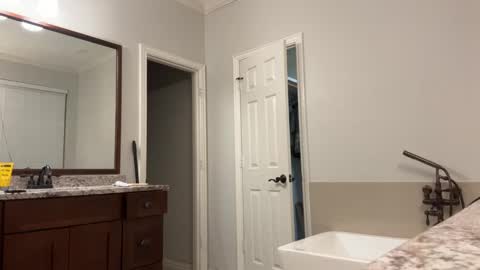 Snapshot of dallasjmg chatting on February 13, 3:29 am dallasjmg online show from February 13, 3:29 am