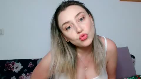 Maria online show from April 28, 9:42 pm