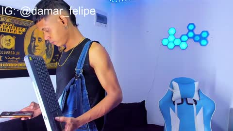 damar_felipe online show from December 18, 7:15 am