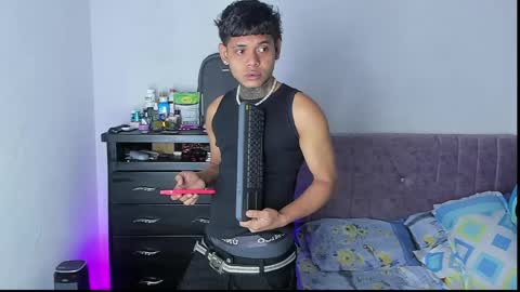 damar_felipe online show from June 3, 11:54 pm