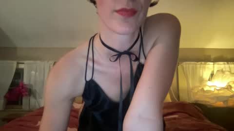 Snapshot of damedauphin chatting on September 13, 2:00 am Montana online show from September 13, 2:00 am