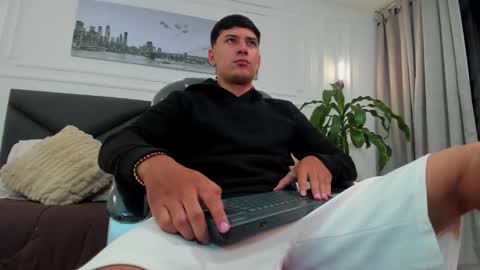 DAMIAN online show from November 22, 10:36 am