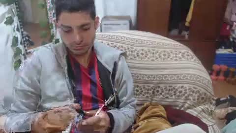 Snapshot of damian_29 chatting on December 21, 1:18 pm Damian online show from December 21, 1:18 pm