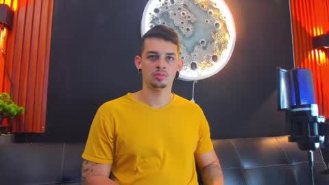 Damian Oliver online show from March 10, 9:21 am