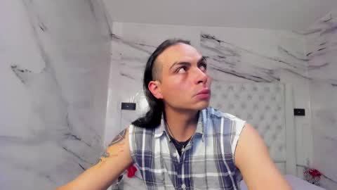 Snapshot of damian_and_tiana chatting on February 28, 1:58 am damian_and_tiana online show from February 28, 1:58 am