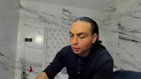 Snapshot of damian_and_tiana chatting on March 8, 5:07 am damian_and_tiana online show from March 8, 5:07 am