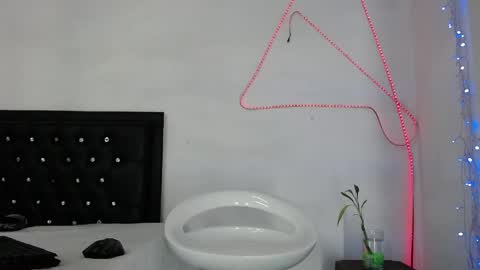 damian_hart_24cm online show from May 18, 12:11 pm
