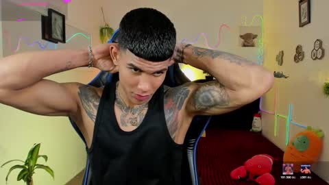 Snapshot of damian_latinxxx chatting on February 15, 7:51 am Damian online show from February 15, 7:51 am