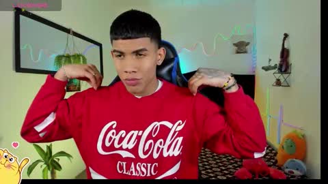 Snapshot of damian_latinxxx chatting on February 25, 1:15 am Damian online show from February 25, 1:15 am