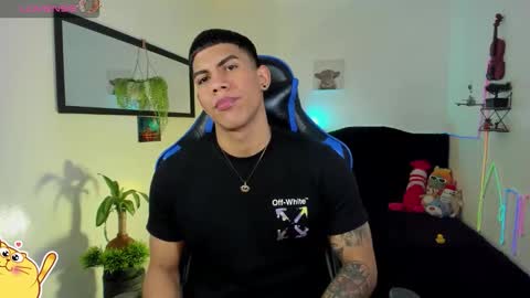 Snapshot of damian_latinxxx chatting on February 26, 3:16 am Damian online show from February 26, 3:16 am