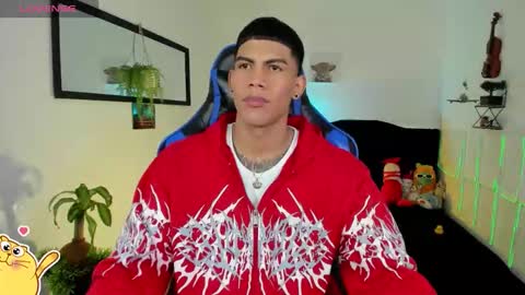 Snapshot of damian_latinxxx chatting on February 27, 3:17 am Damian online show from February 27, 3:17 am