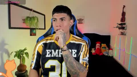 Snapshot of damian_latinxxx chatting on March 2, 3:20 am Damian online show from March 2, 3:20 am